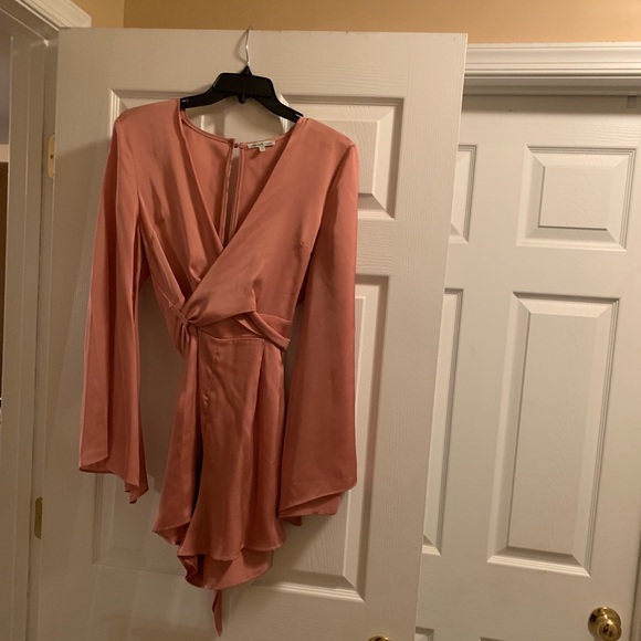 Super cute romper! - Picture 1 of 7